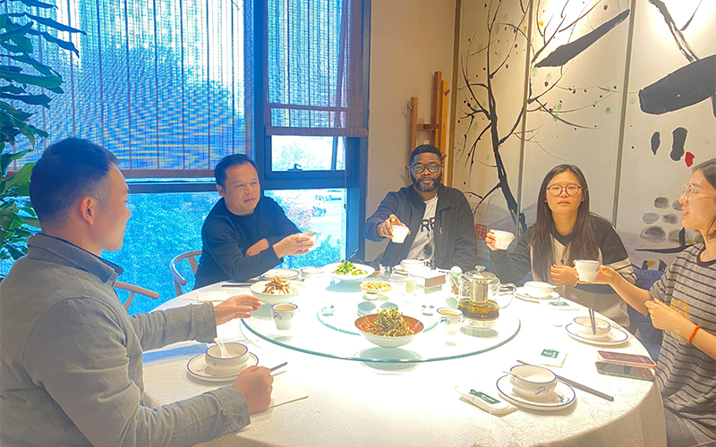 U.S. customers800 500